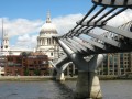 Ponte do Milênio para St. Paul's