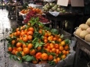 Laranjas e Frutas no Mercado do Vietnã