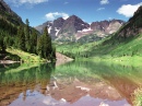 Vista do Maroon Bells no Lago Maroon