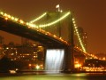 Cachoeiras Olafur Eliasson sob a Ponte do Brooklyn