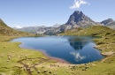 Lago Gentau e o Pic du Midi d'Ossau, França