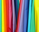Tecidos Coloridos em Arco-Íris