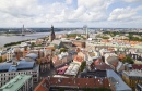 Vista de Riga da Igreja de St. Peter, Letônia