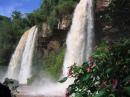 Cataratas do Iguaçu, Divisa entre o Brasil e a Argentinian