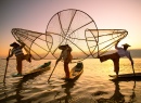 Pescadores em Inle Lake, Myanmar