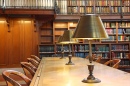 Mesa de Biblioteca com Lâmpada