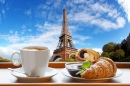 Café com Croissants em Paris