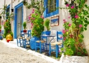 Taverna em Rua Tradicional Grega