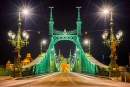 Ponte da Liberdade em Budapest de Noite