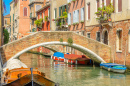 Bela Ponte sobre o Canal Veneziano