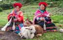Peruanas Enrolando Fios de Linha
