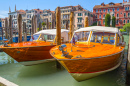 Barcos no Cais em Veneza