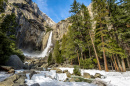 Cachoeira no Parque Nacional de Yosemite no Inverno