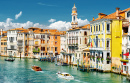 Grand Canal com Barcos, Veneza, Itália