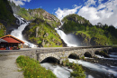 Cachoeira Låtefossen, Noruega