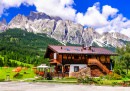 Vila de Cortina d'Ampezzo, Alpes Italianos