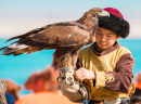 Caçador do Cazaquistão com uma Águia Dourada