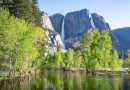 Cachoeira em Yosemite com o Rio Merced