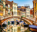 Ponte sobre Canal em Veneza