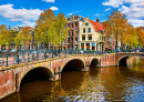 Canal em Amsterdã, Holanda