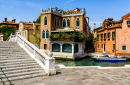 Canais Estreitos em Veneza