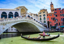Ponte de Rialto e Grande Canal de Veneza