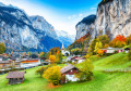 Vila de Lauterbrunnen com Cachoeira Staubbach