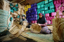 Mulheres tecendo cestos, Wonosobo, Indonésia