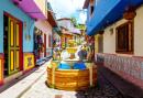 Rua colorida de Guatape, Colômbia