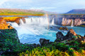 Arco-íris sobre a cachoeira Godafoss, Islândia