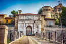 Entrada para o Castelo de Brescia, Itália