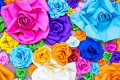 Rosas de papel coloridas