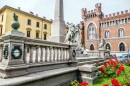 Piazza Roma em Asti com um belo palácio