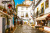 Vista da rua da Cidade Velha de Marbella, Espanha