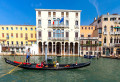 Gôndolas no Grande Canal, Veneza, Itália