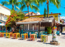 Café ao ar livre em Porto de Galinhas, Brasil