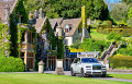 Rolls Royce Cullinan em Castle Combe, Inglaterra