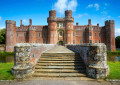 A entrada do Castelo de Herstmonceux, Inglaterra