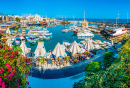 Vista do porto em Kyrenia, Chipre