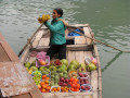 Baía de Halong Mulher Vendedora de Frutas