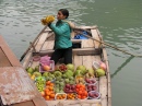 Baía de Halong Mulher Vendedora de Frutas