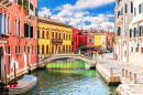 Vista de Veneza com pontes em um canal de água