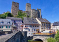 Castelo de Runkel acima do rio Lahn, Alemanha