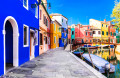 Casas coloridas da ilha de Burano, Veneza, Itália