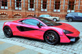McLaren 540c Coupe em Rosa Metálico, Londres, Reino Unido