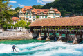 O rio Aare em Thun, Suíça