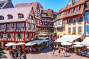 Praça da Cidade Velha em Colmar, Alsácia, França