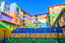 Casas decoradas com cores coloridas em Guatape, Colômbia