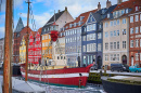 Canal Congelado no Cais de Nyhavn, Copenhague, Dinamarca