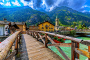 Ponte de madeira em Gressoney-Saint-Jean, Itália